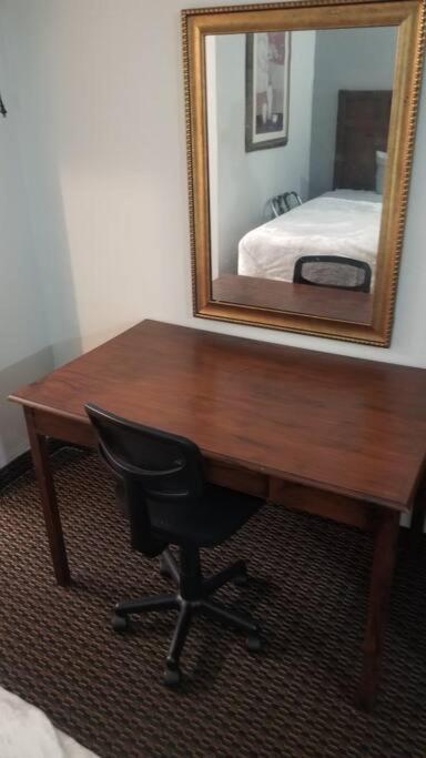 Hotel 2 Queens Beds Hotel Room 127 Stillwater Exterior photo